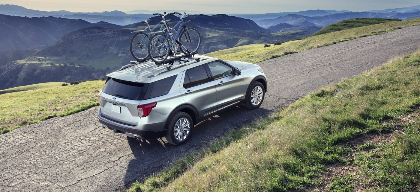 2020 Ford Explorer with bikes on roof