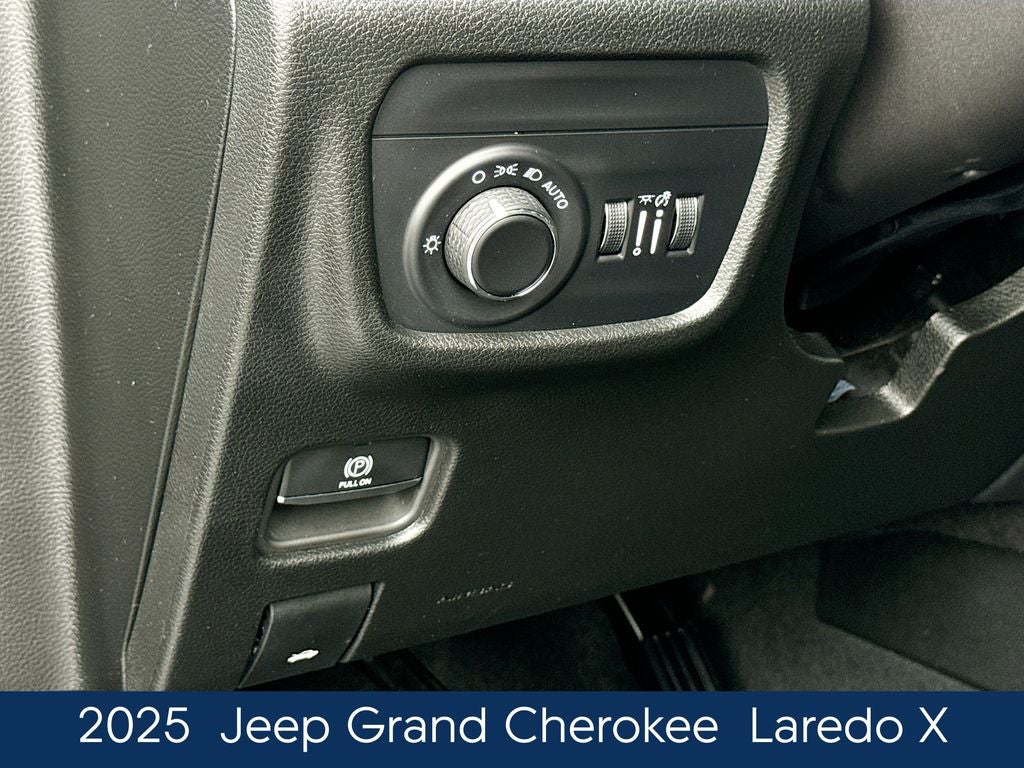 2025 Jeep Grand Cherokee Laredo X