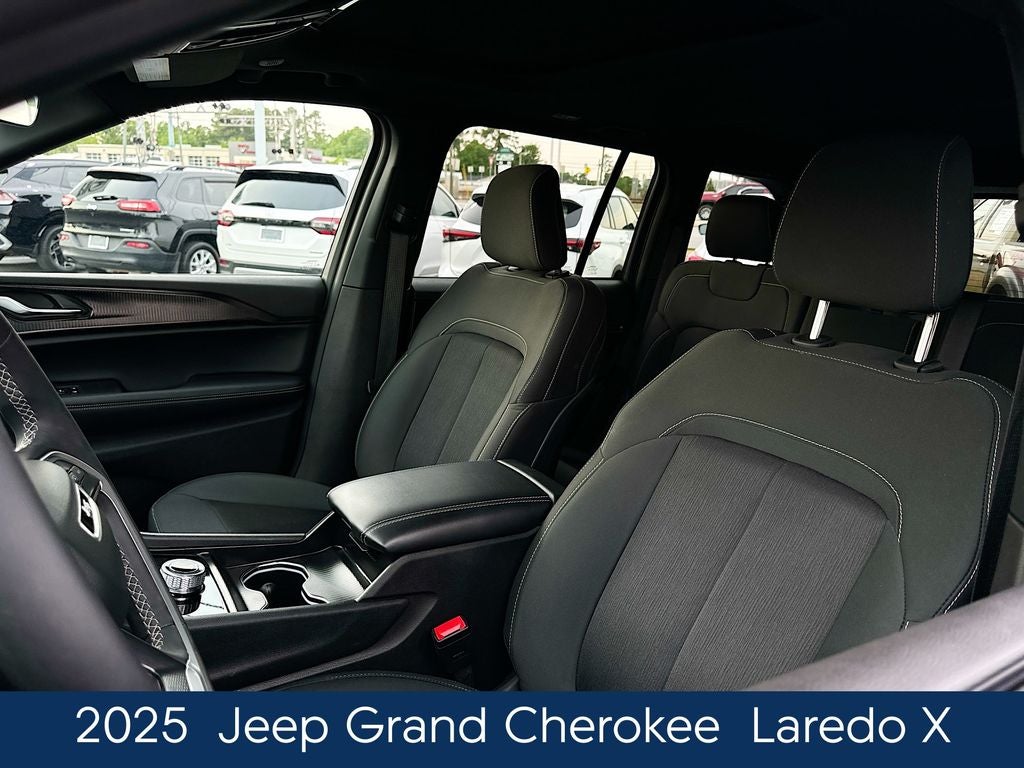 2025 Jeep Grand Cherokee Laredo X