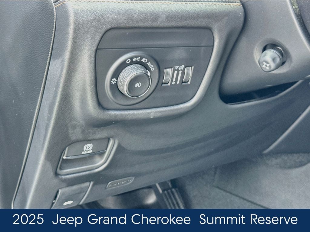 2025 Jeep Grand Cherokee Summit Reserve