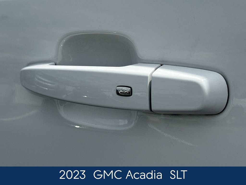 2023 GMC Acadia SLT