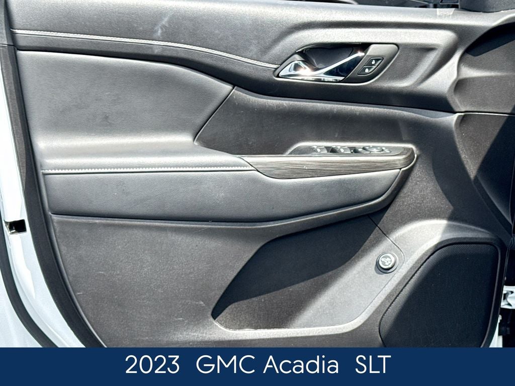 2023 GMC Acadia SLT