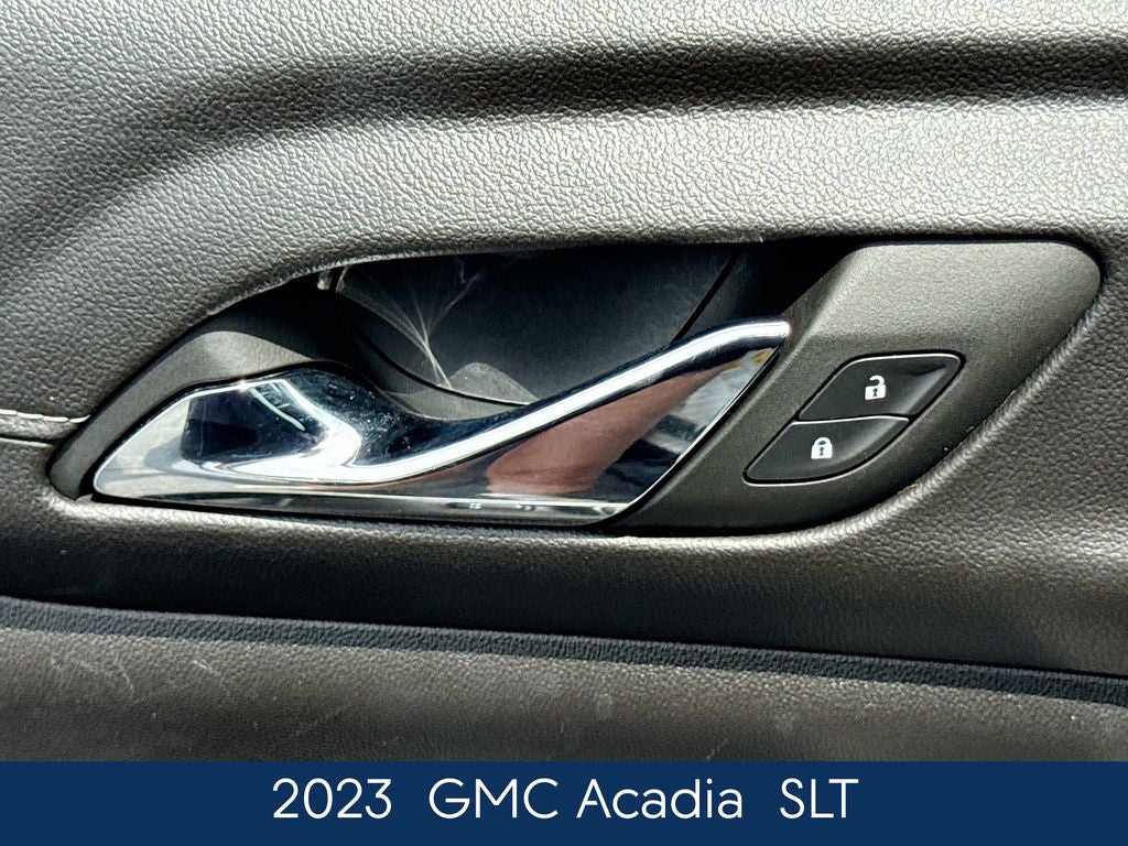 2023 GMC Acadia SLT