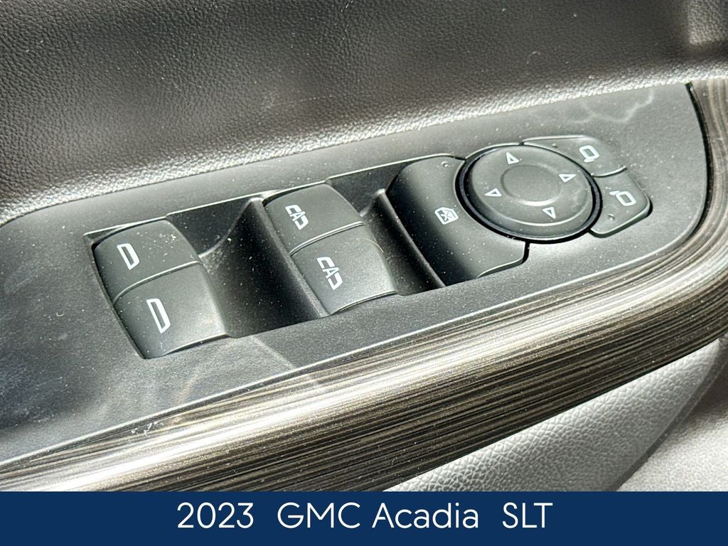 2023 GMC Acadia SLT
