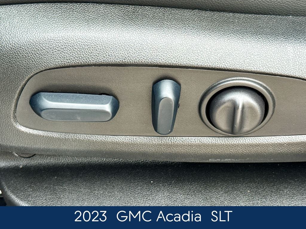 2023 GMC Acadia SLT