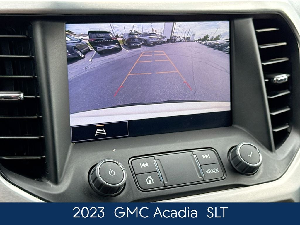 2023 GMC Acadia SLT