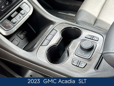 2023 GMC Acadia SLT