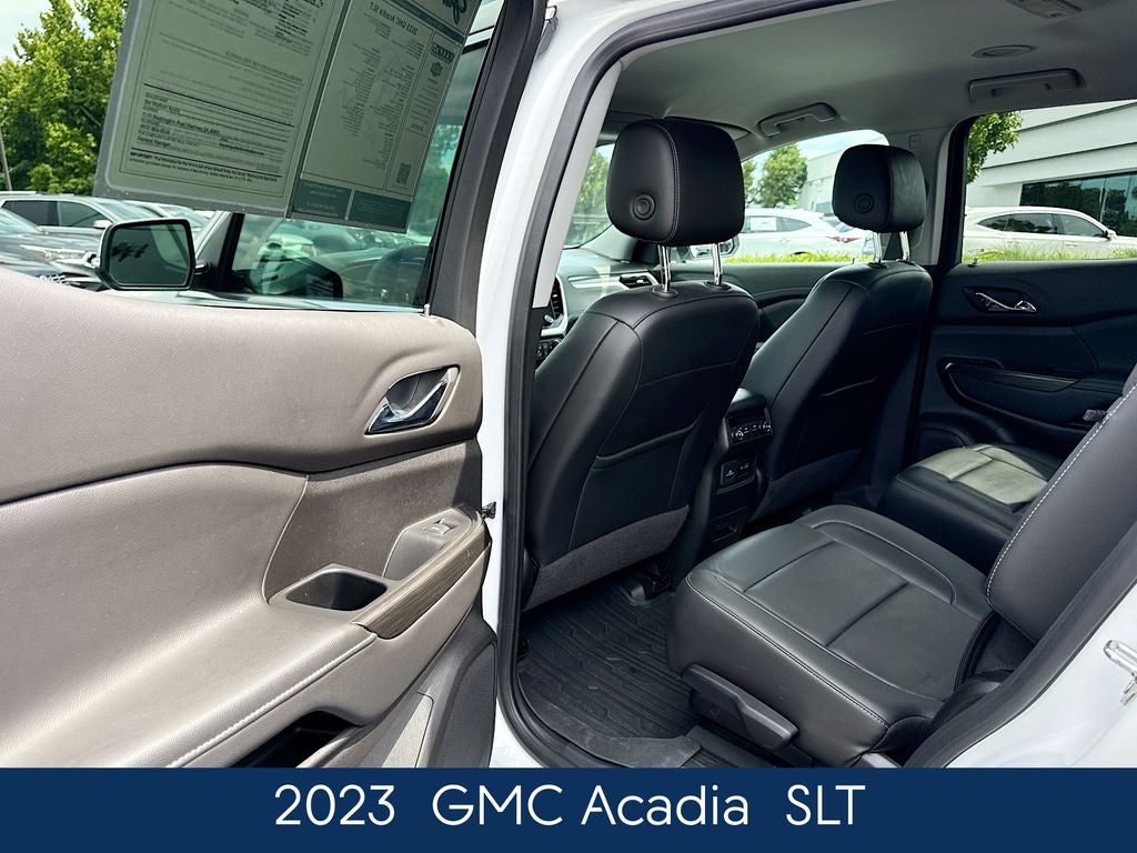 2023 GMC Acadia SLT