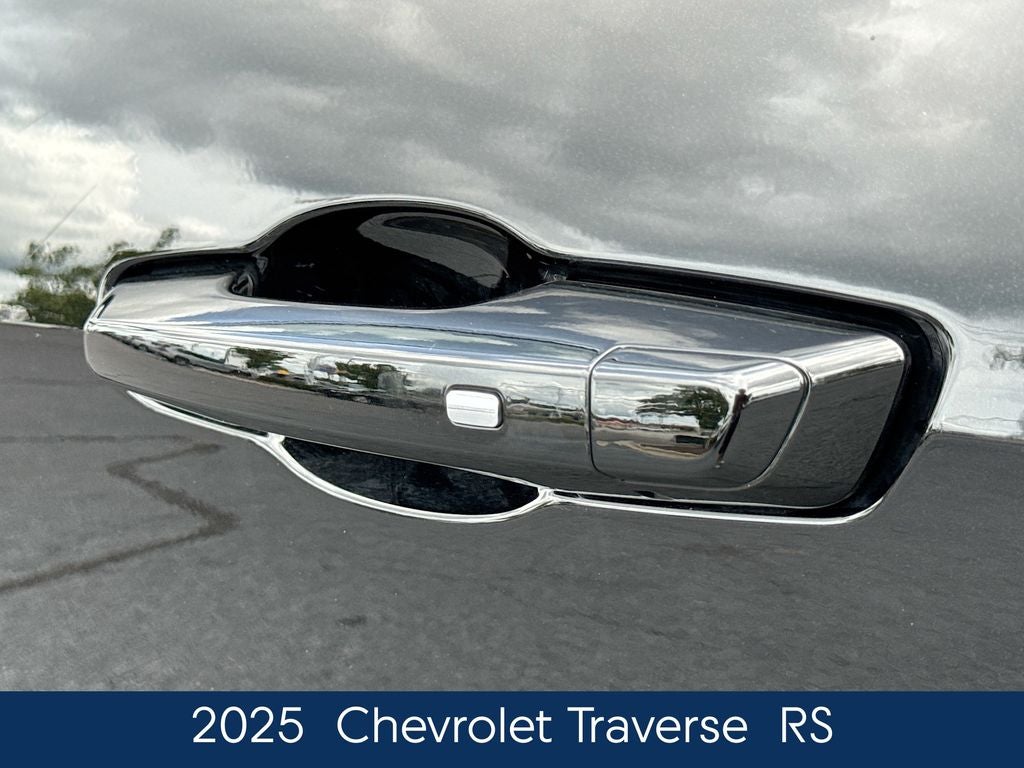 2025 Chevrolet Traverse RS