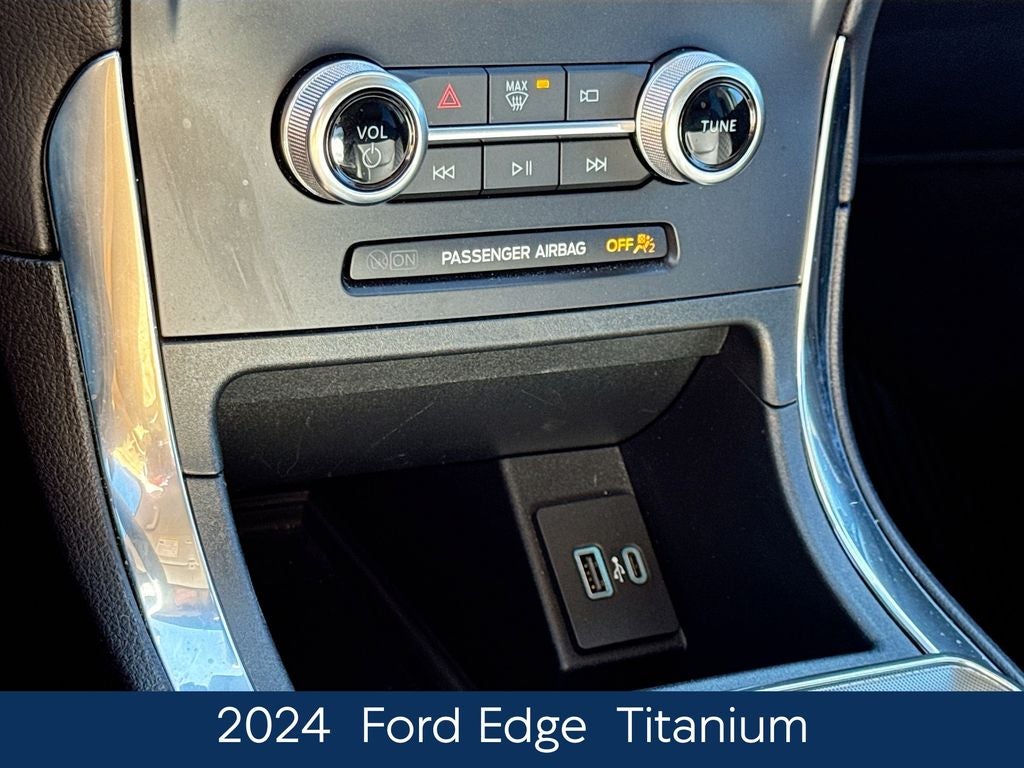 2024 Ford Edge Titanium