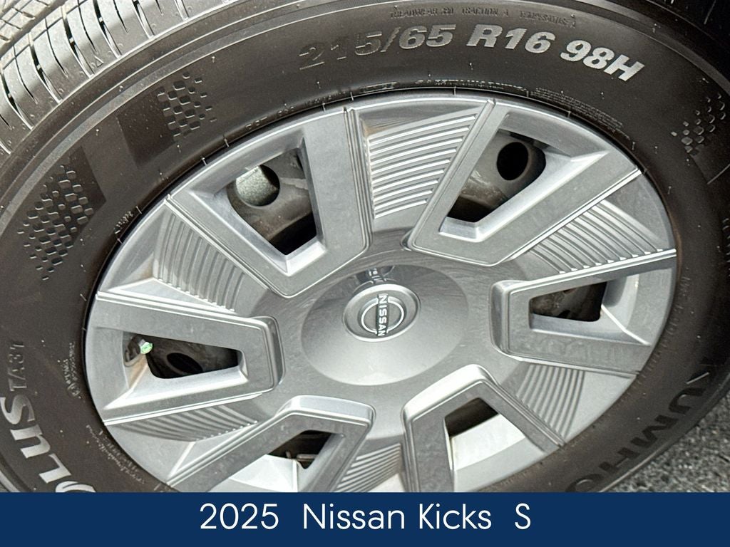 2025 Nissan Kicks S