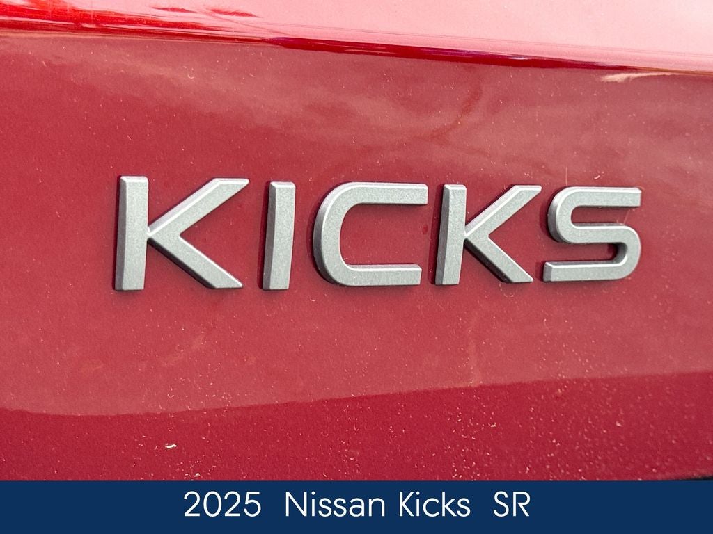 2025 Nissan Kicks SR