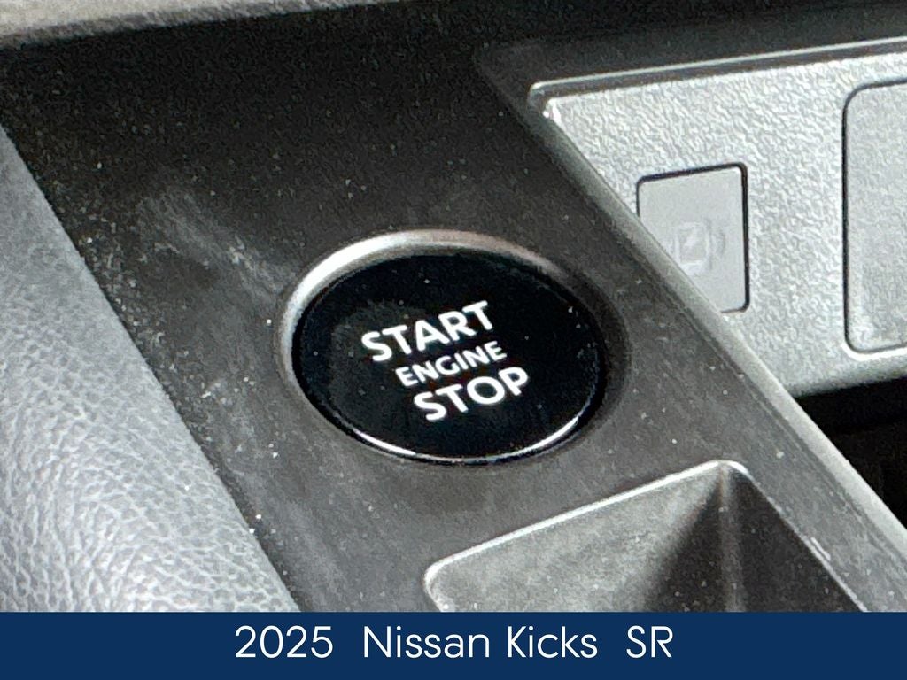 2025 Nissan Kicks SR