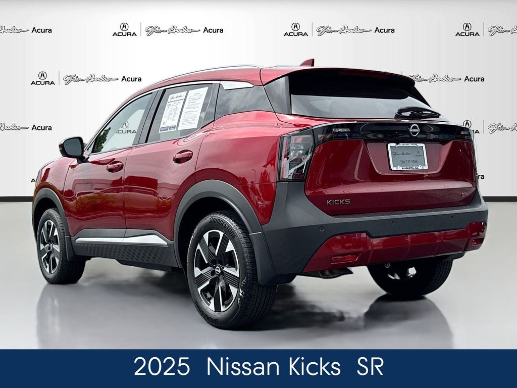 2025 Nissan Kicks SR
