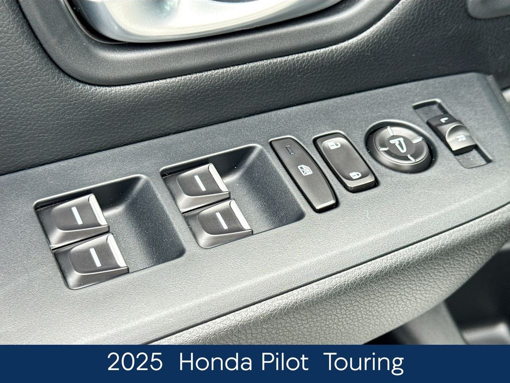 2025 Honda Pilot Touring