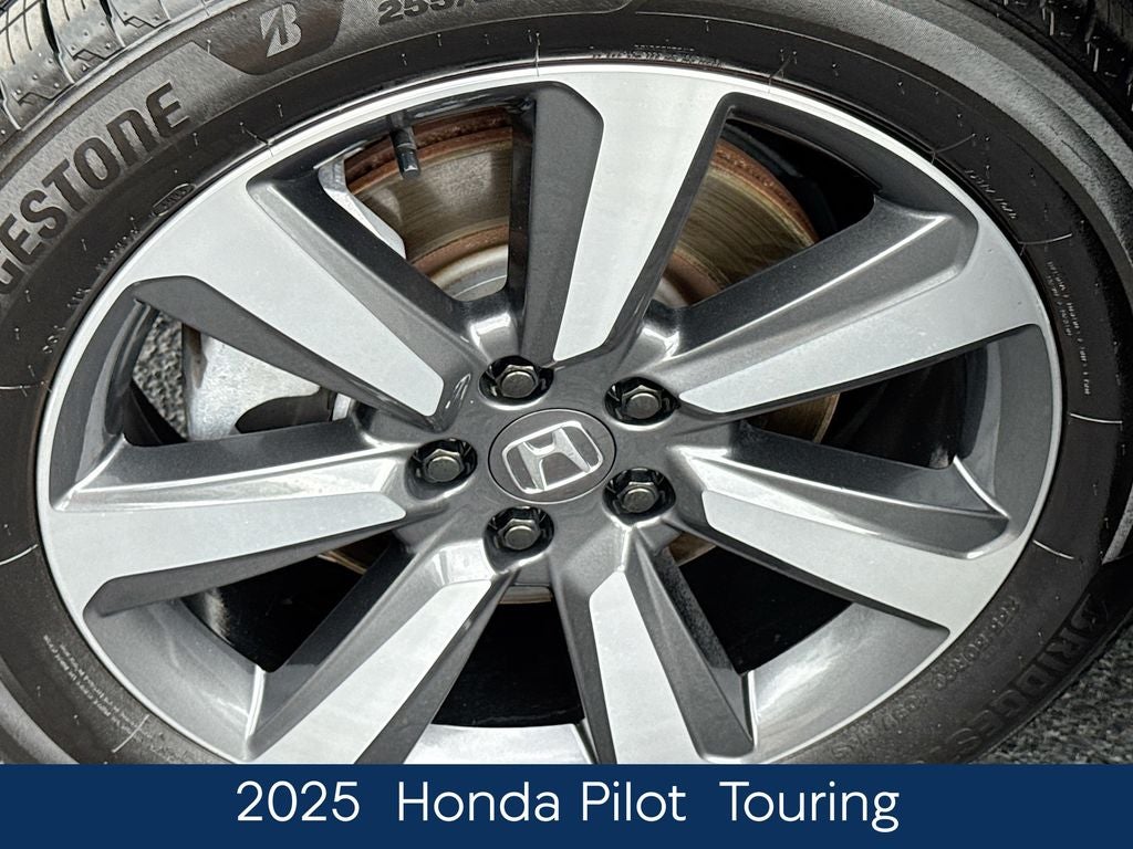 2025 Honda Pilot Touring