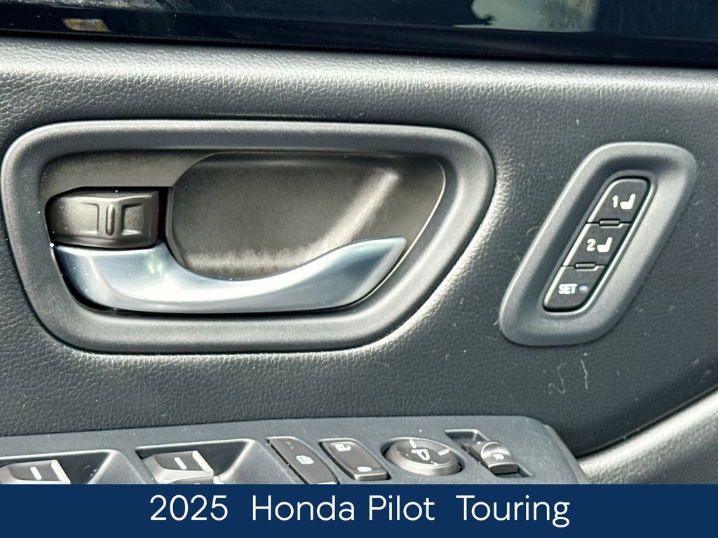 2025 Honda Pilot Touring