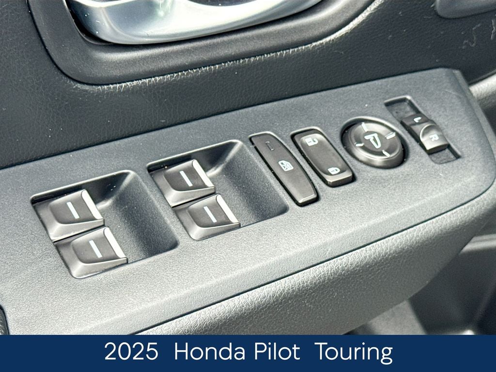 2025 Honda Pilot Touring