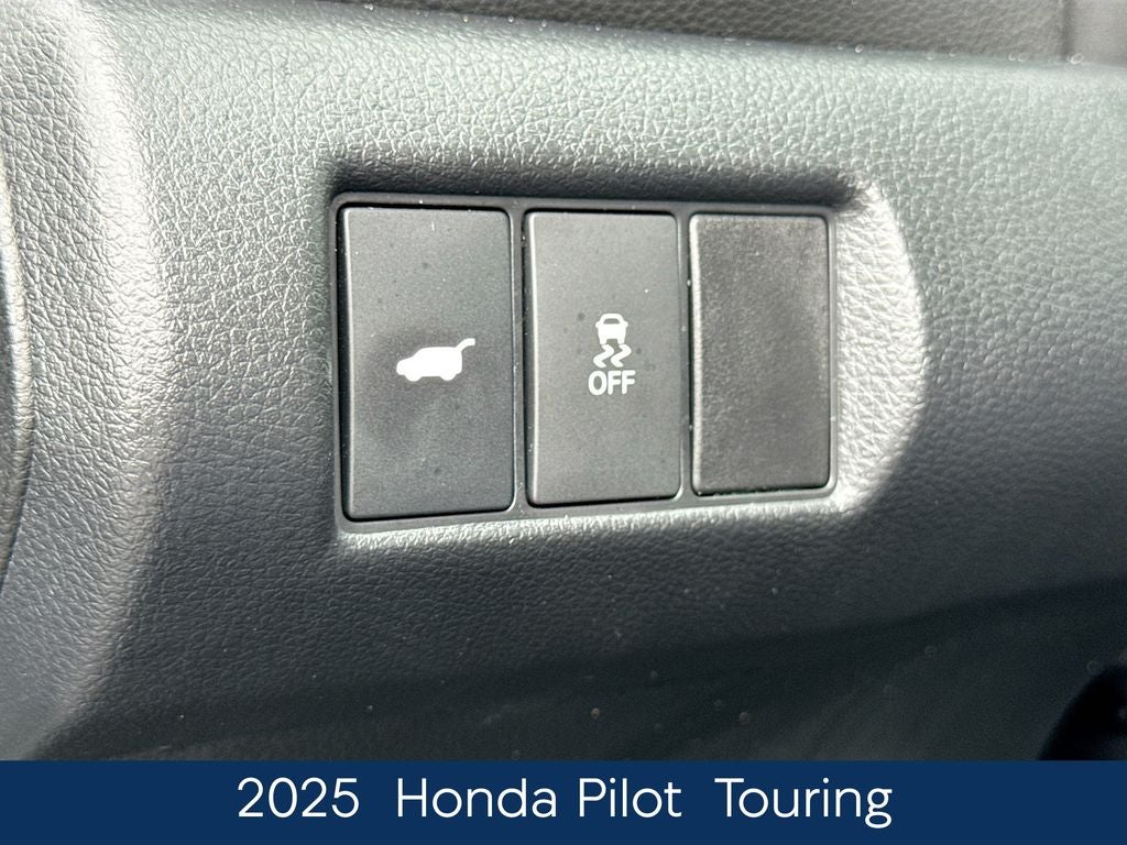 2025 Honda Pilot Touring