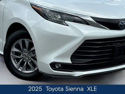 2025 Toyota Sienna XLE 8 Passenger