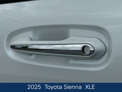 2025 Toyota Sienna XLE 8 Passenger