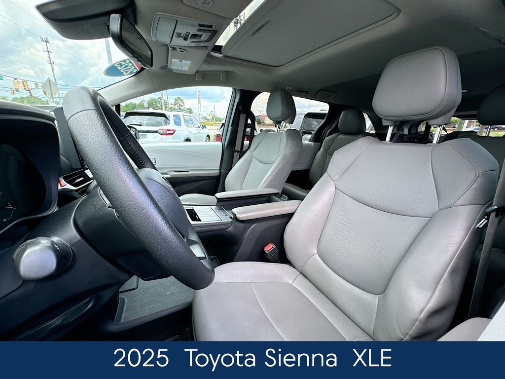 2025 Toyota Sienna XLE 8 Passenger
