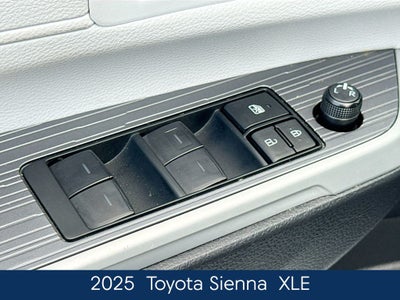 2025 Toyota Sienna XLE 8 Passenger