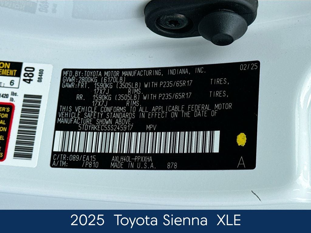 2025 Toyota Sienna XLE 8 Passenger