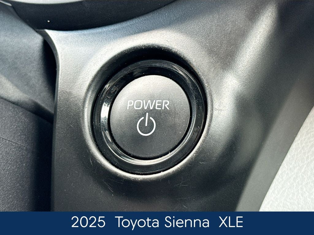 2025 Toyota Sienna XLE 8 Passenger