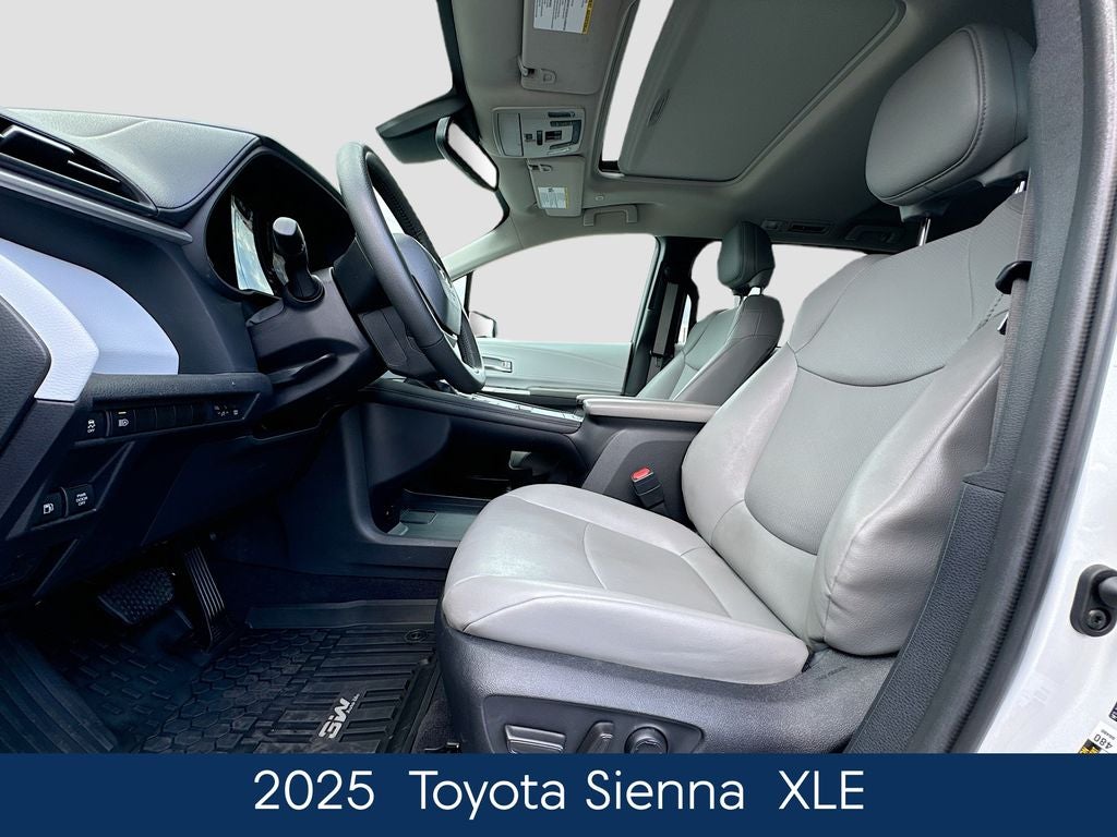 2025 Toyota Sienna XLE 8 Passenger