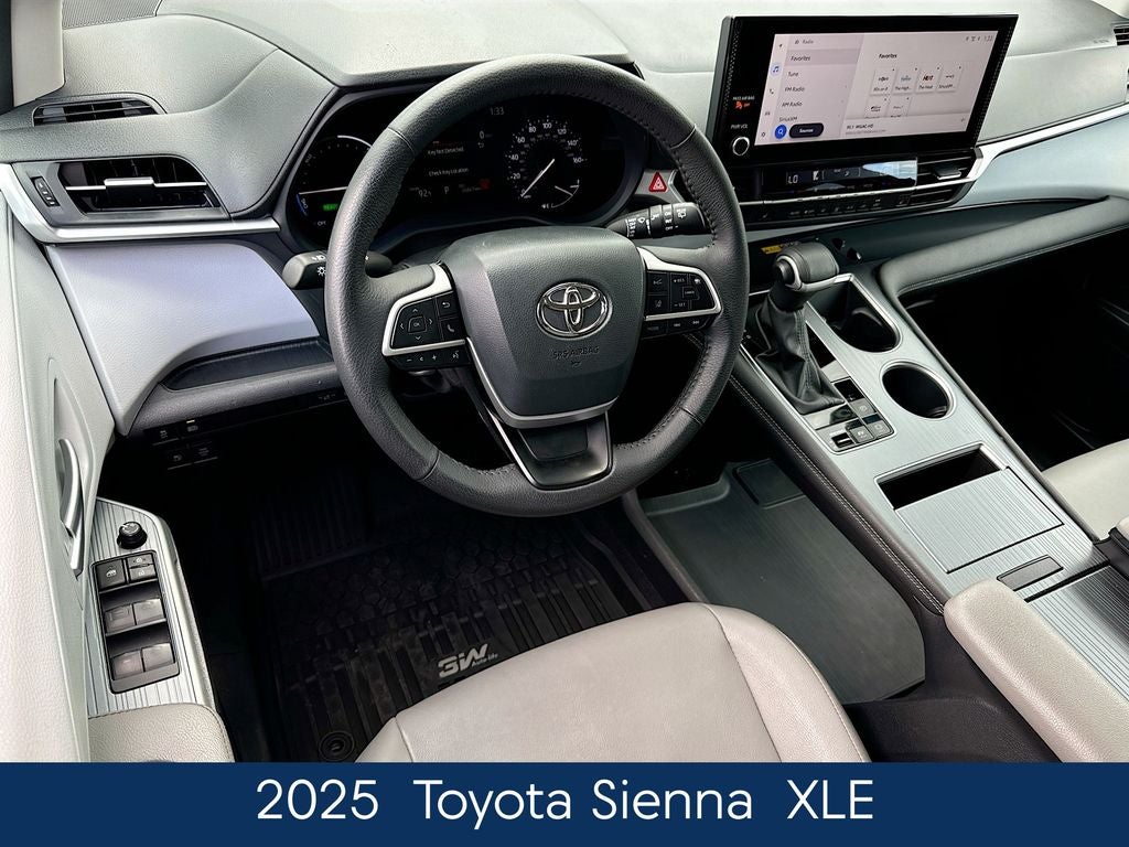 2025 Toyota Sienna XLE 8 Passenger