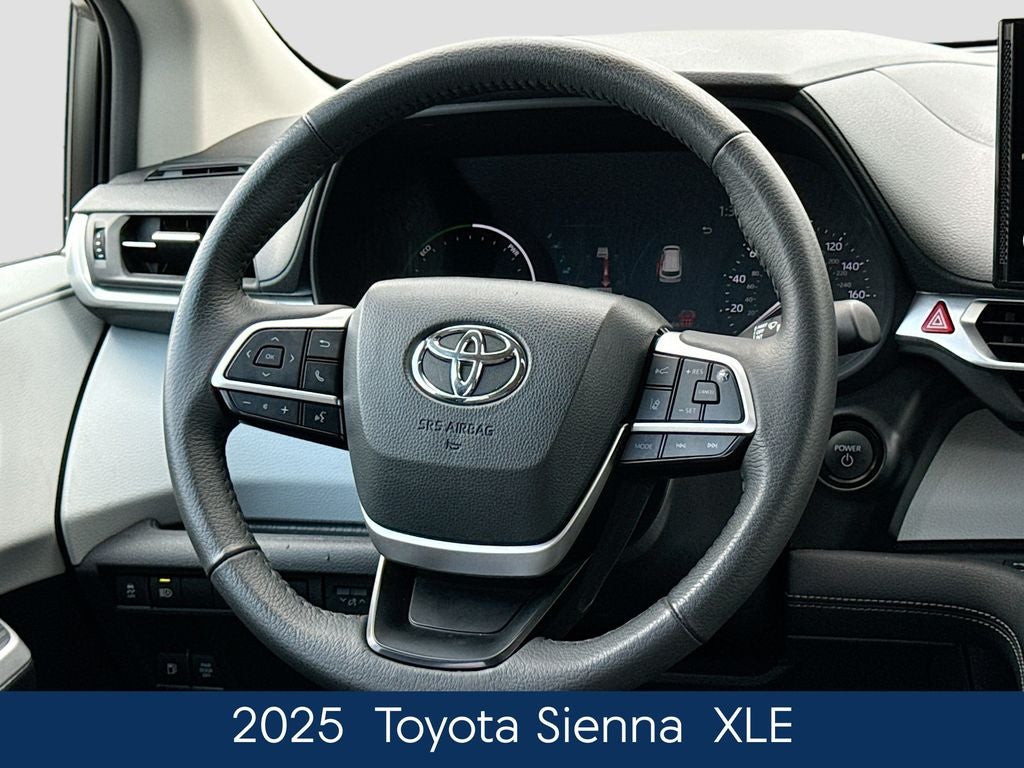 2025 Toyota Sienna XLE 8 Passenger