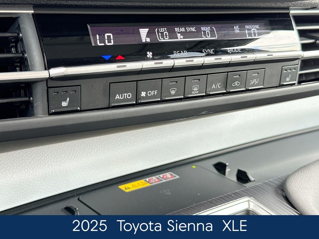 2025 Toyota Sienna XLE 8 Passenger