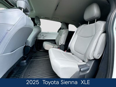 2025 Toyota Sienna XLE 8 Passenger