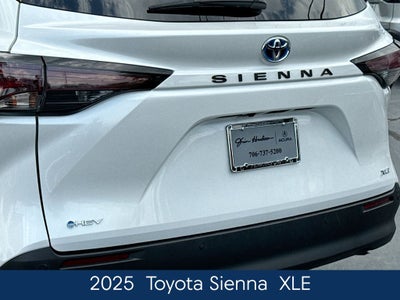2025 Toyota Sienna XLE 8 Passenger