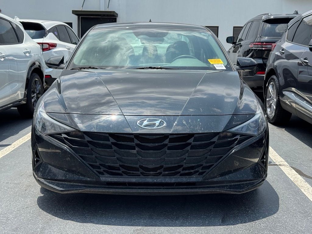 2023 Hyundai Elantra SE