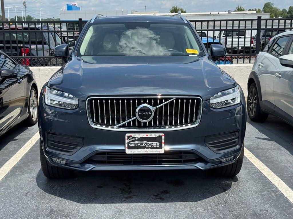 2022 Volvo XC90 T6 Momentum