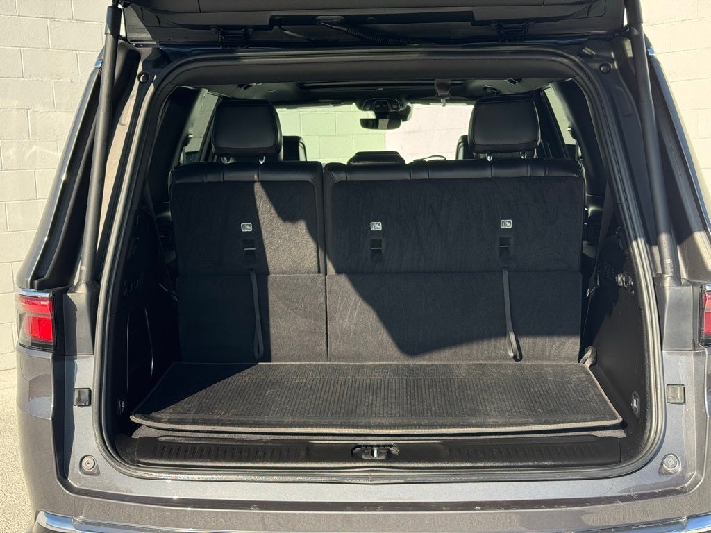 2024 Jeep Wagoneer Base