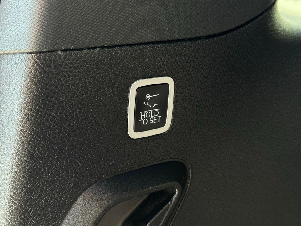 2024 Jeep Wagoneer Base