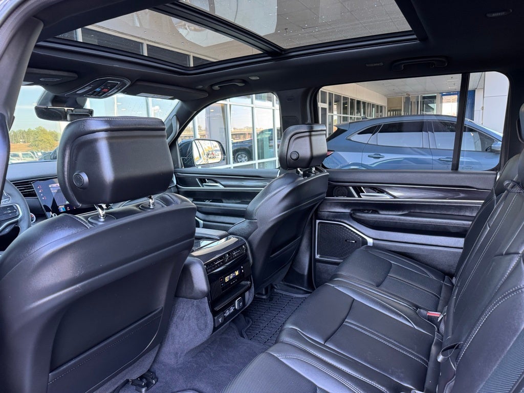 2024 Jeep Wagoneer Base