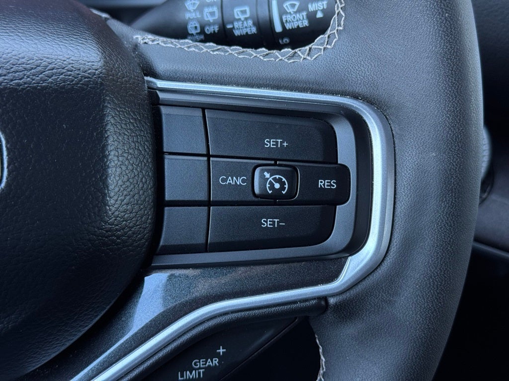 2024 Jeep Wagoneer Base