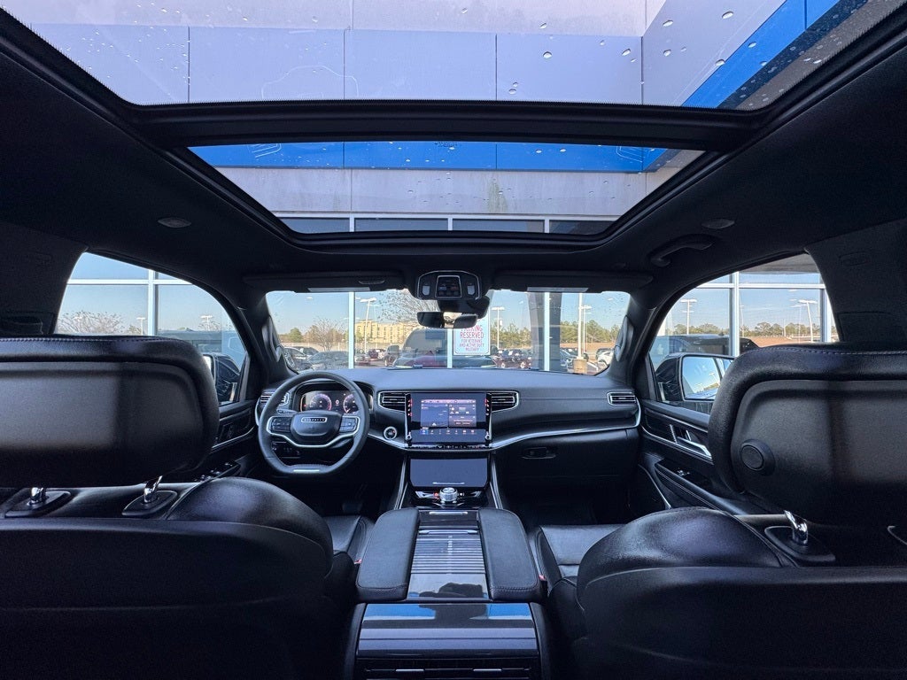 2024 Jeep Wagoneer Base