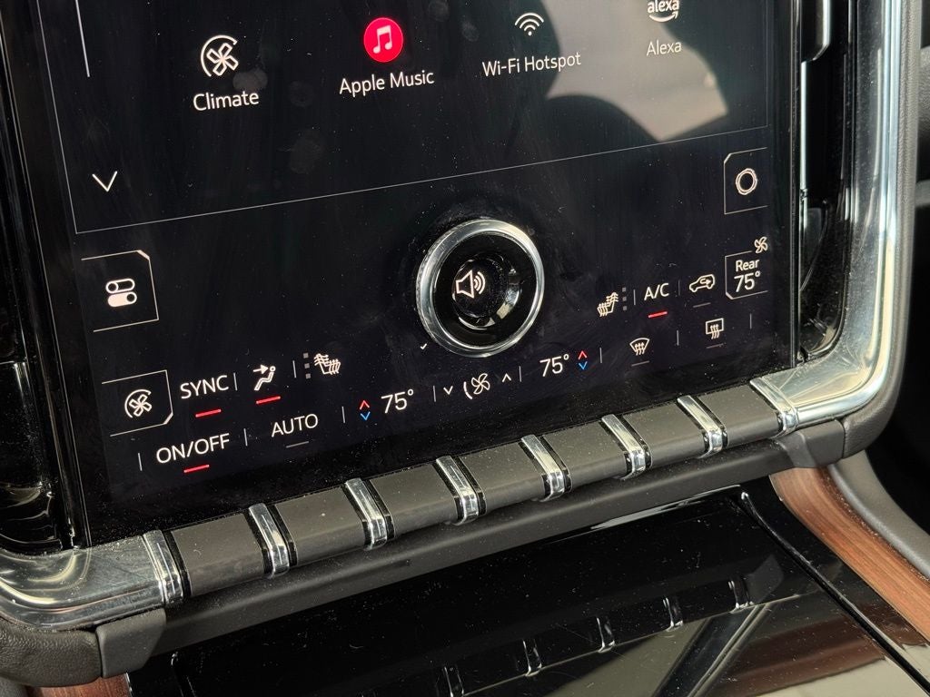 2025 GMC Yukon XL Denali