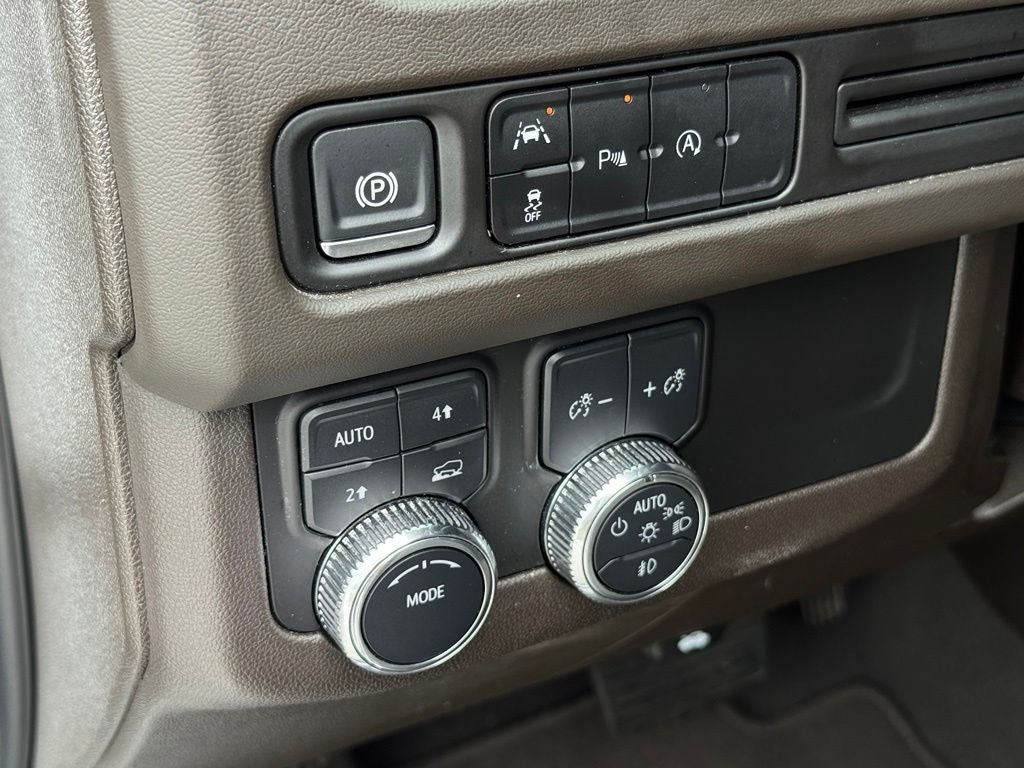 2024 GMC Yukon XL SLT