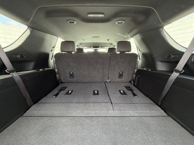 2025 Chevrolet Suburban LT