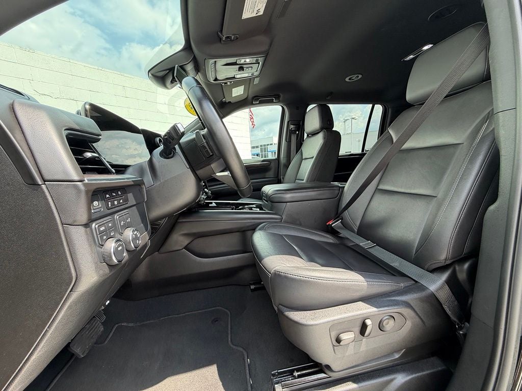 2025 Chevrolet Suburban LT