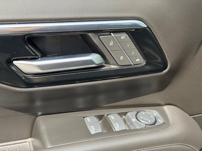 2025 Chevrolet Suburban LT