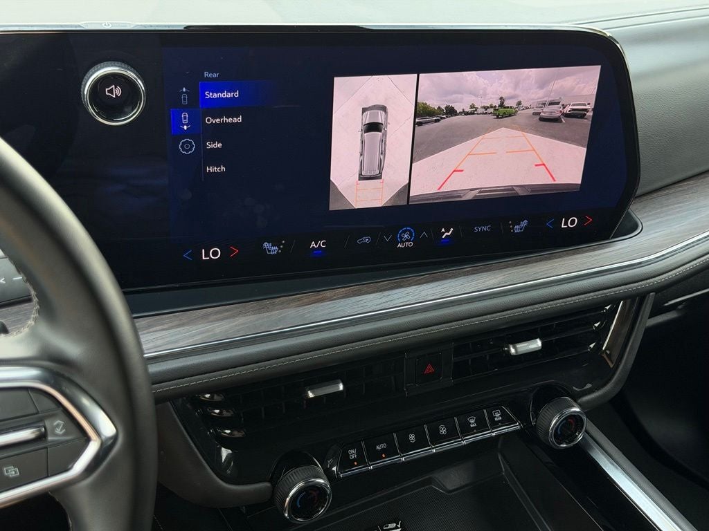 2025 Chevrolet Suburban LT
