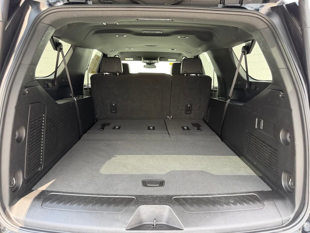 2025 Chevrolet Suburban LT
