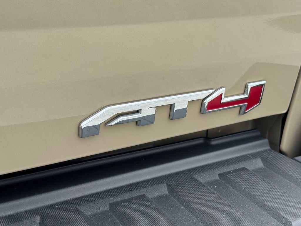 2022 GMC Canyon AT4 w/Leather